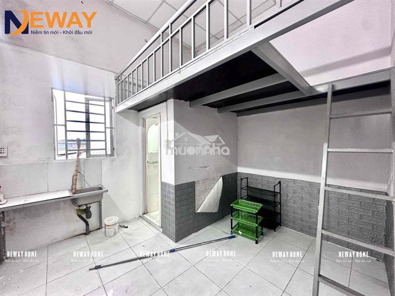 Phòng gác đi bộ sang tdtu