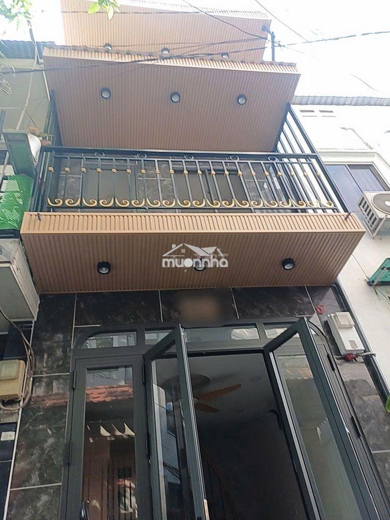 Nhà giá rẻ tại trung tâm quận 10