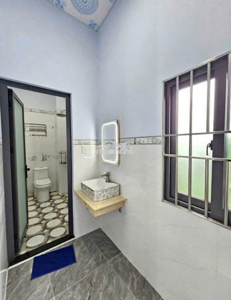 Nhà 110m , ngay bigc dĩ an. 4 p ngủ, sân xe hơi. - 4