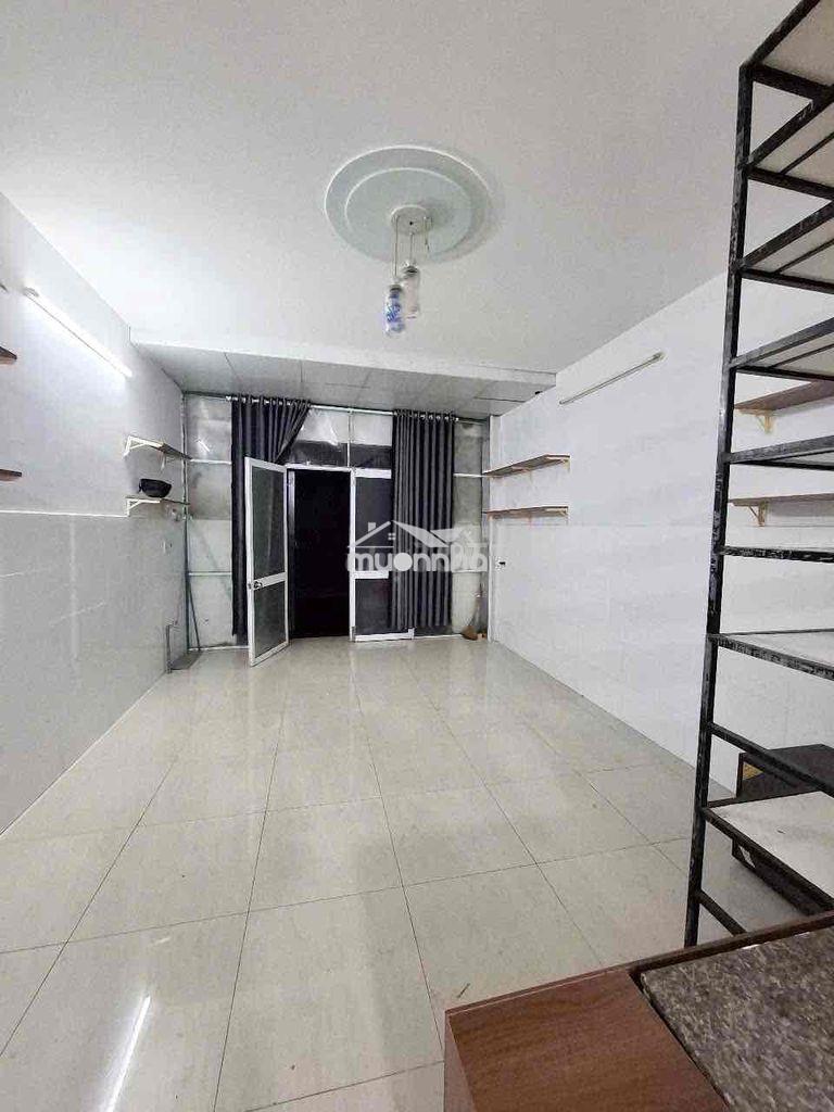 Cho thuê nhà mặt tiền hẻm xe tải - 2