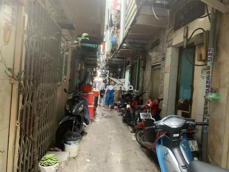 Cho thuê nhà hẻm 2.6m nguyễn trãi, p.n.c.trinh, q.1, 2.7tr.