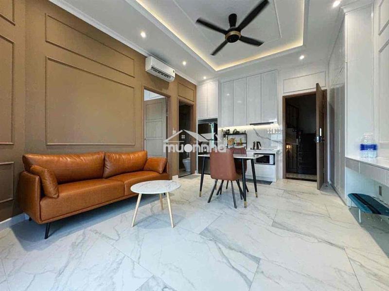 Căn hộ dịch vụ cửa sổ lớn trung tâm quận 7