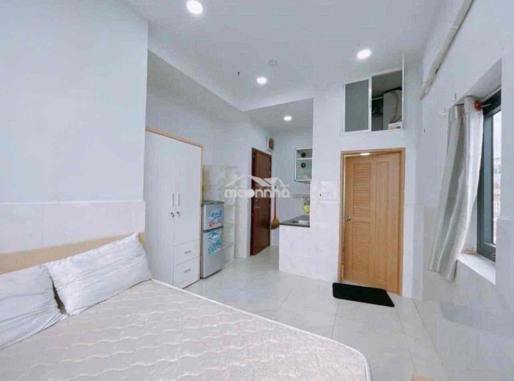 Studio full nội thất cửa sổ trời - 4