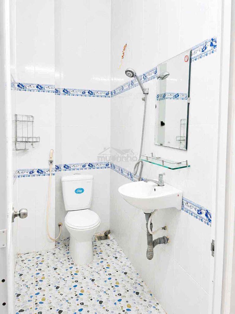 Cho thuê nc 4pn, 3wc, 1pk, 1 bếp - p15 q8 - 3