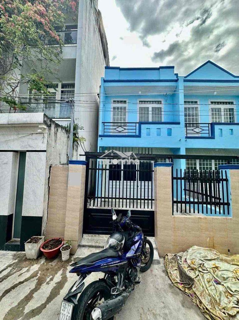 Cho thuê nhà ngay cầu ngã tư ga dt 5x15 1trệt 1lầu 2pn 2wc sân hẻm ôtô