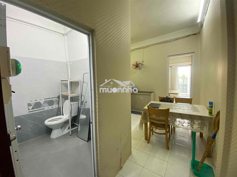 Phòng như hình,mới,rộng,ban công,cửa sổ,bếp nấu,bàn ăn,giờ tự do