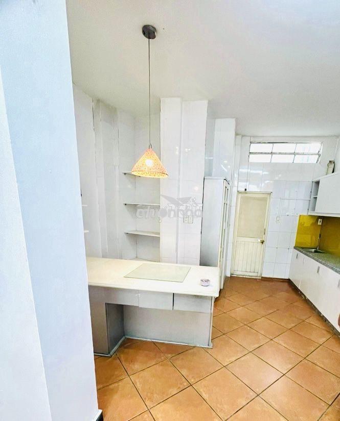 Siêu hiếm p.6 bán chdv 3 tầng 57m2 - hẻm xe hơi dòng tiền 35tr/tháng