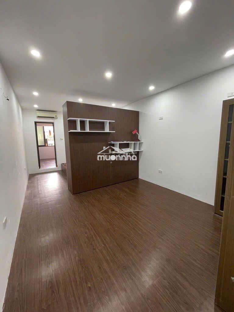 Bán căn hộ tập thể, gồm 3 ngủ, 2 wc, phố nguyễn trãi, thanh xuân, hn
