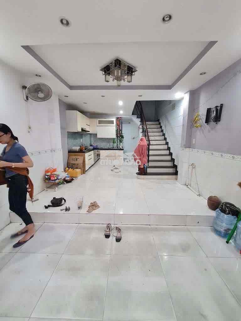 Cho thuê gấp nhà lê văn sỹ phường 14 quận 3