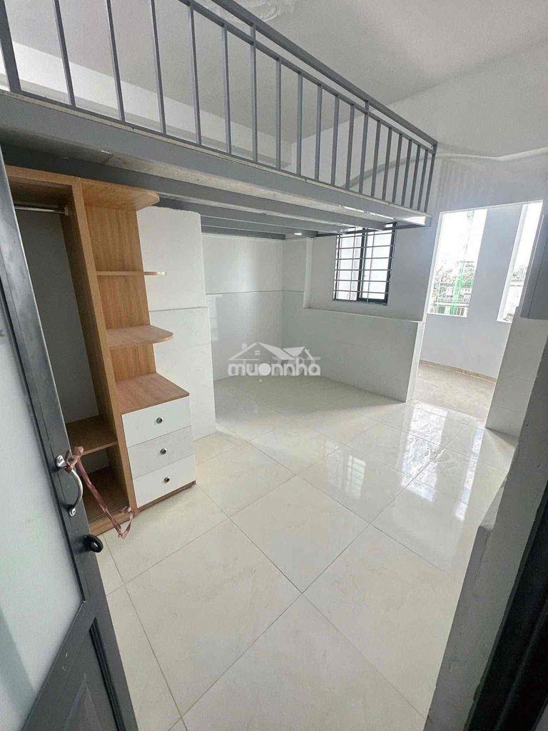 Toà nhà mới xây - ban công - thang máy - gần đại học mở - ful nội thất - 3