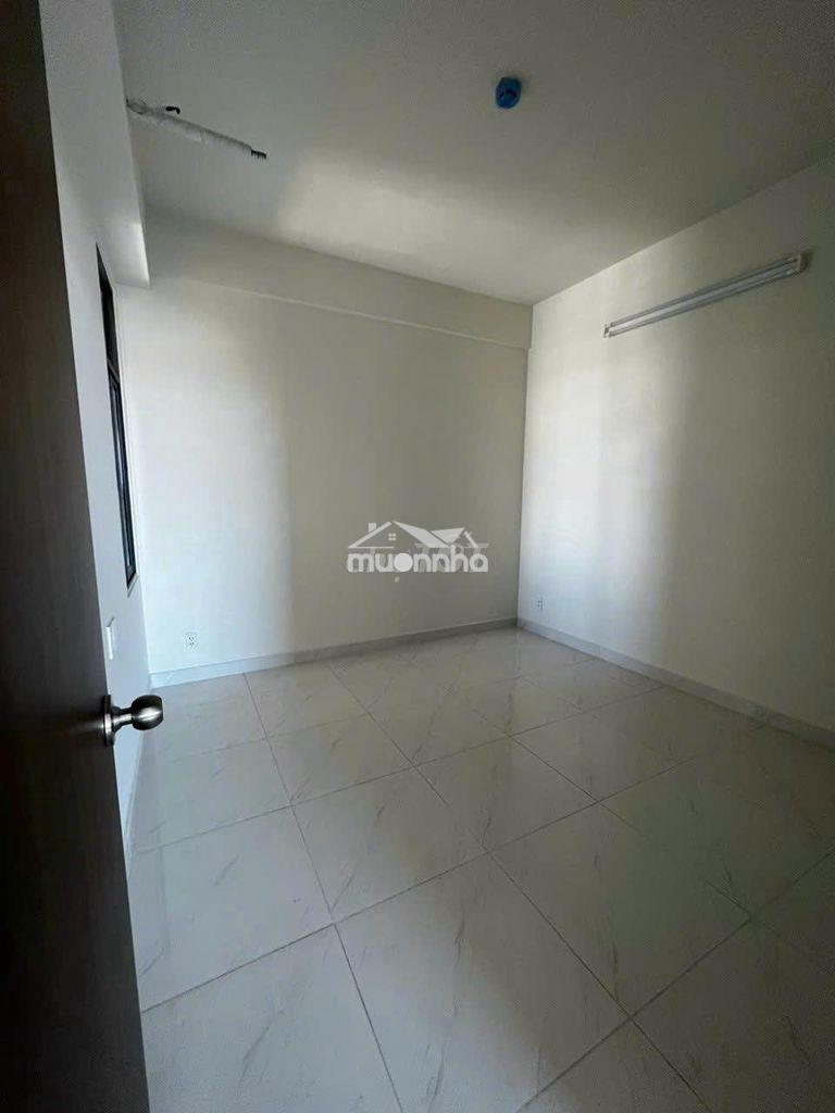 Bán căn hộ 60.8m2 , 2 phòng ngủ 2 vệ sinh, nội thất đầy đủ,green river - 4