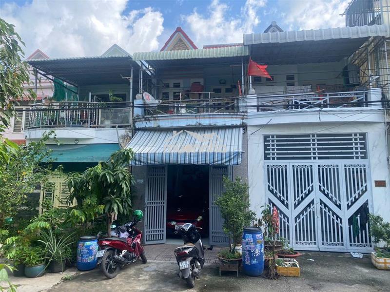 Bán nhà trệt lầu gần vincom 550 dĩ an - giá rẻ