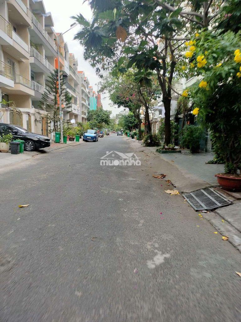 Bán nhà mặt tiền đường số khu trung sơn dt:5x20 nhà 4 tầng cạnh quận 7