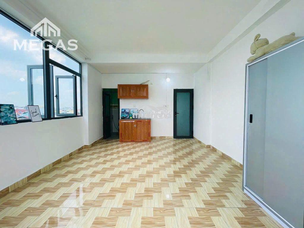 Studio bancol cửa sổ lớn _ full nội thất _ thang máy hầm xe _ bốn xã - 2