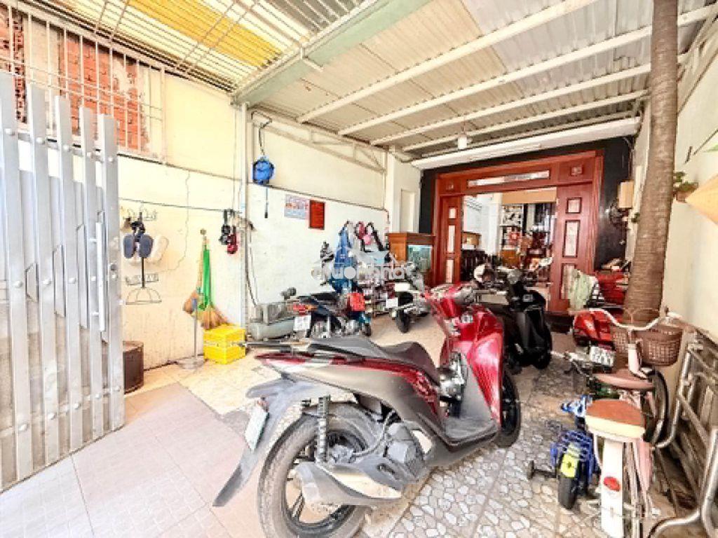 Hẻm 6m thông gò dầu- tân phú- sát mặt tiền-dt 108m2- ngang 4.5- 4 tầng - 2