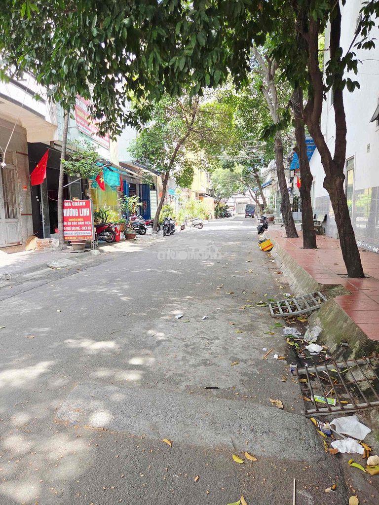 Nhà cho thuê nguyên căn hẻm 8m, 3 tầng, 3pn