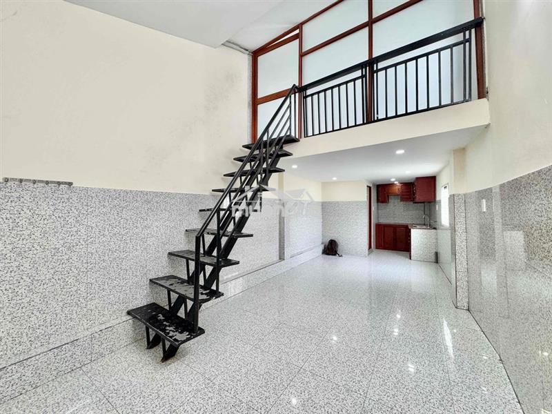Cho thuê phòng 1 trệt 1 lầu đường thạnh lộc 29 gần đh nguyễn tất thành