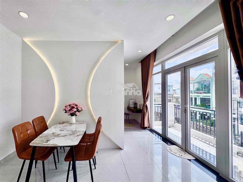 Căn hộ full nội thất ban công cực rộng ngay tt tân bình
