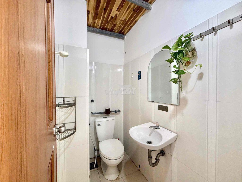 Chdv ban công cửa sổ - có lắp bếp - gần cao thắng - hoà hưng - 4