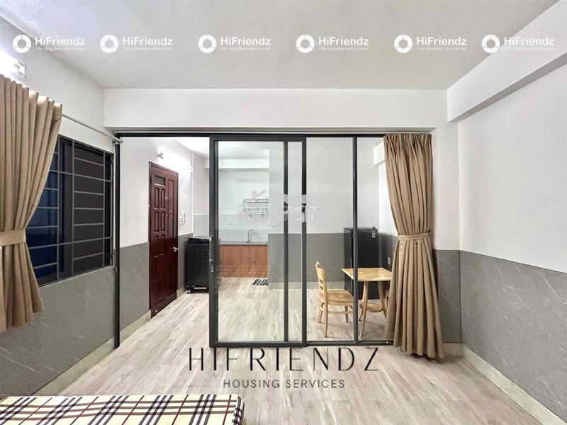 1pn tách bếp - sẵn máy giặt riêng - sát bên đại học mở