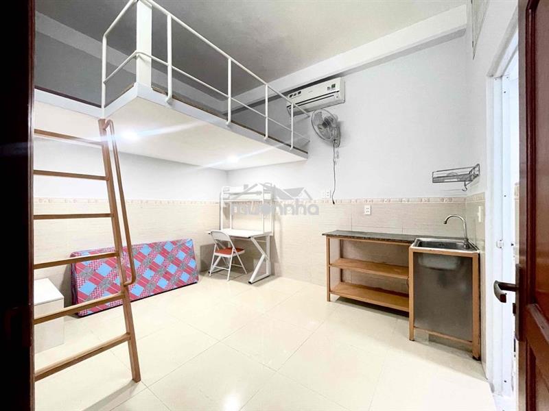 Phòng trọ có gác có điều hoà, thang máy. mới keng nước uống miễn phí