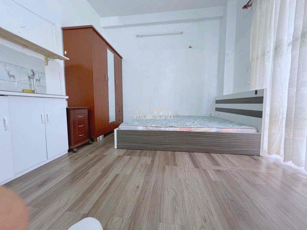 Cho thuê phòng 30m2 , full nội thất , ban công thoáng mát , giá 4tr5 - 3