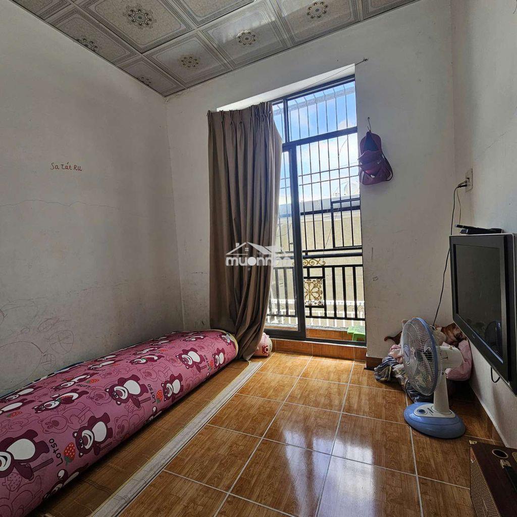 Cần bán nhà quận 7 . 900 triệu  - 2