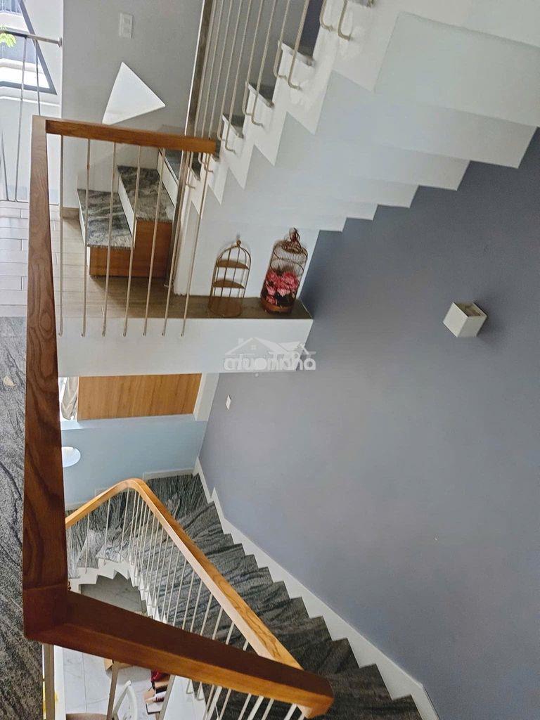 Nhà bưng ông thoàn phú hữu dt 60m, 3 tầng, nhà mới