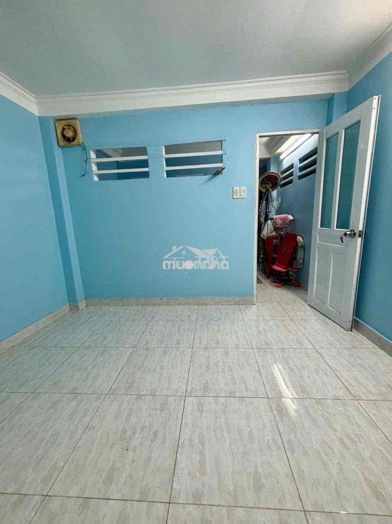 Phòng gần vòng xoay lê đại hành
