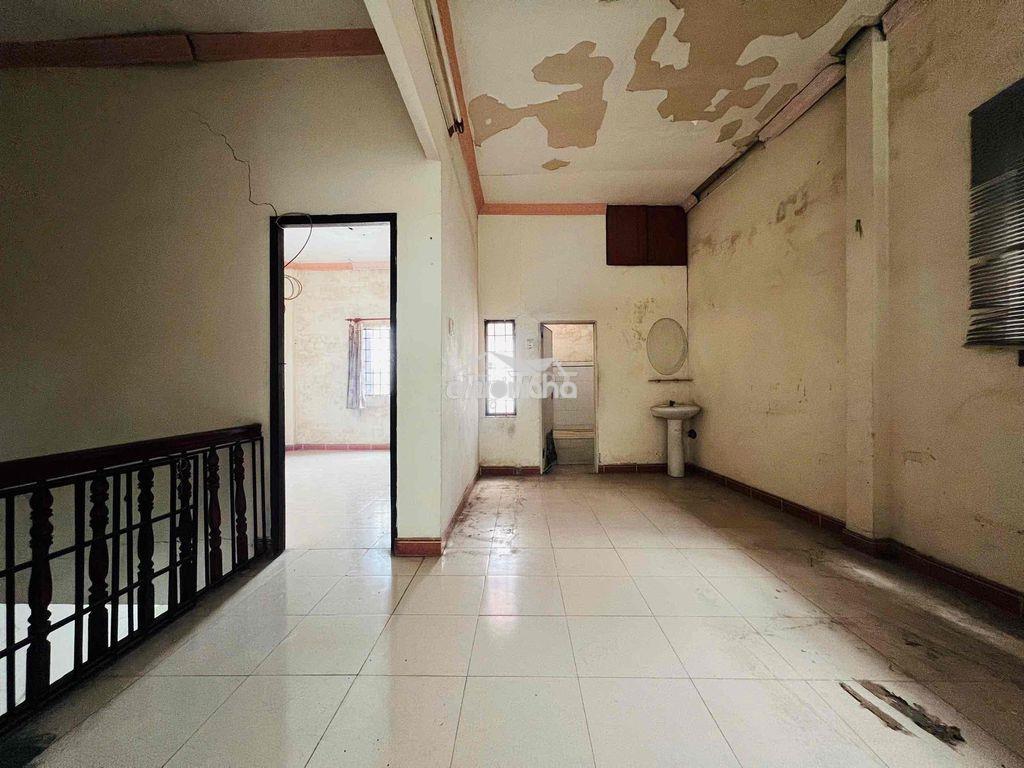 Cc cần bán villa cũ dt hơn 100m đất thổ, hẻm oto p6, gò vấp - shr - 3
