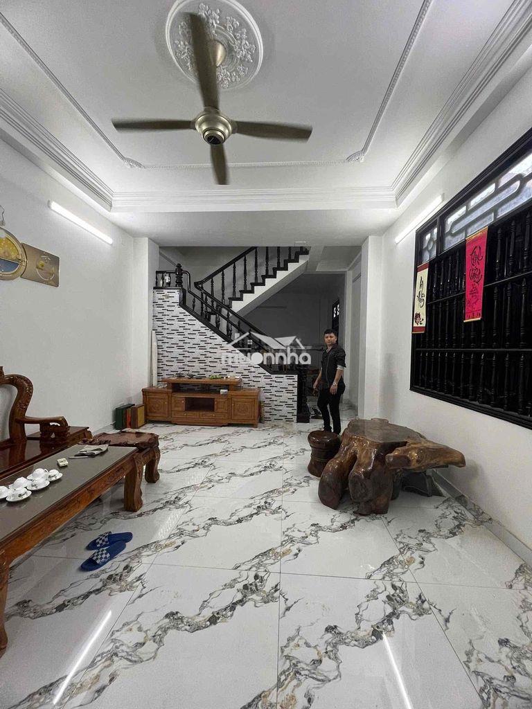 Nguyên căn ở kho b thị trấn nhà bè 4 phòng ngủ giá 10tr