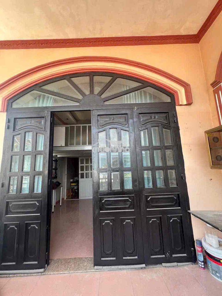 Phòng 40m2 có ban công thoáng mát, ngay đường 2 trường thọ 4,5tr