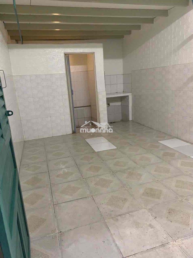 Cho thuê phòng trọ 24m² vòng xoay hàng xanh