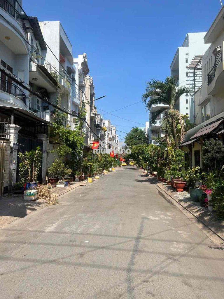 Bán nhà đuờng 6mét thông vị trí gần truờng chợ nhà chính chủ