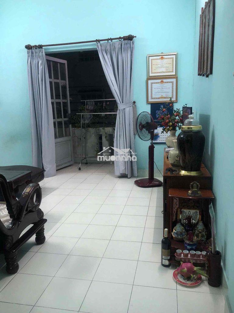 Chung cư quận 8, thang bộ tầng  rộng rãi mát, gần 76 m2 có 3 ban công - 2