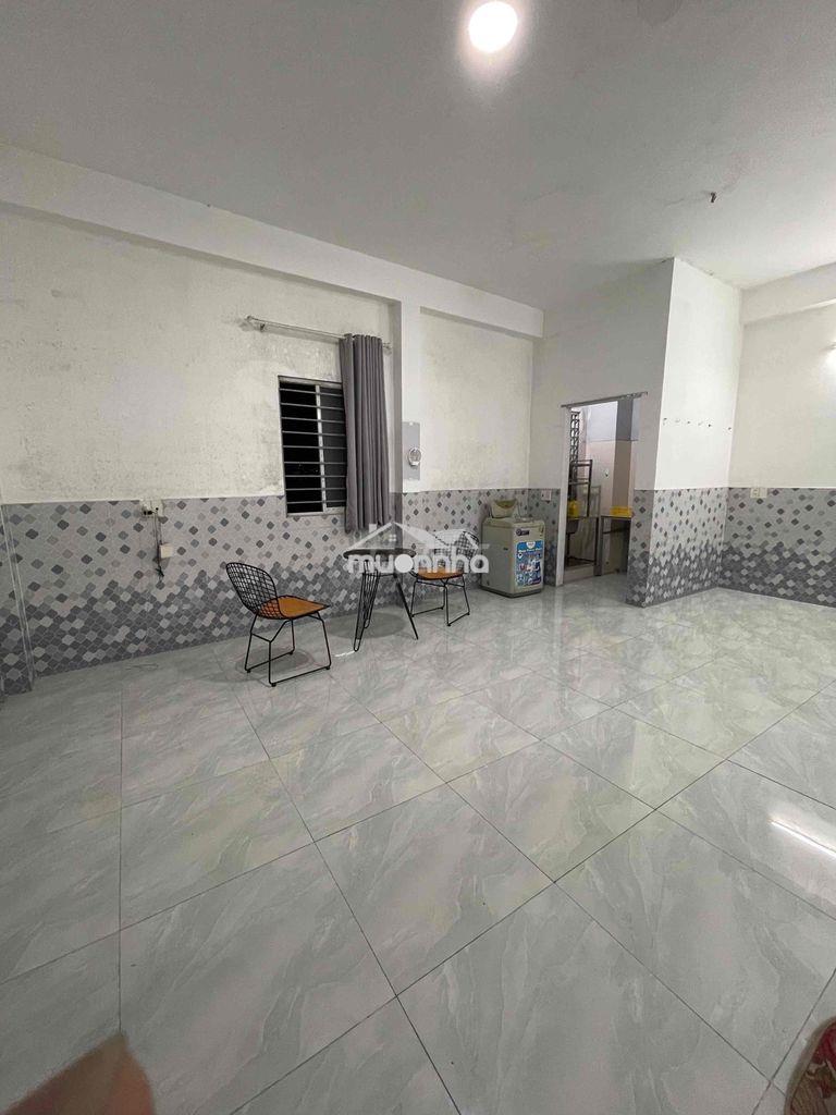 Phòng lớn 50m  cửa sổ thoáng - 3