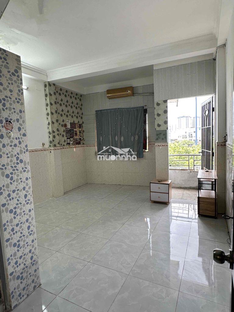 Phòng trọ q5 21m2, ban công thoáng, sạch sẽ