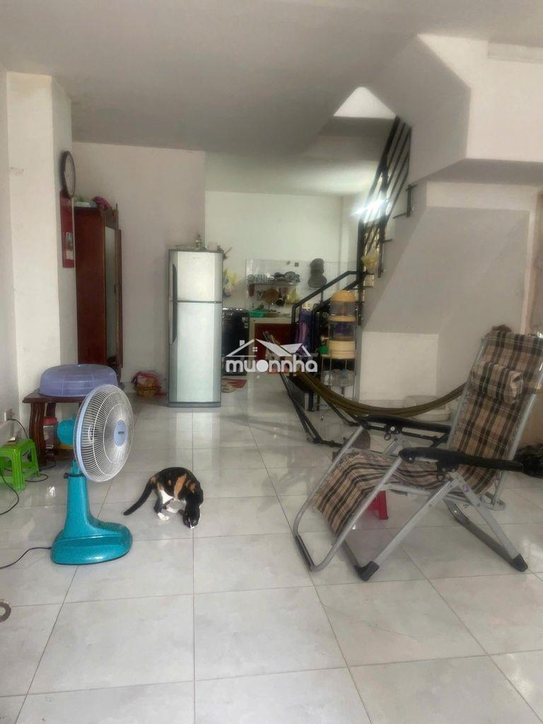 Cho thuê nhà nguyên căn bế văn đàn 4 x 10, t+l, giá 8 củ
