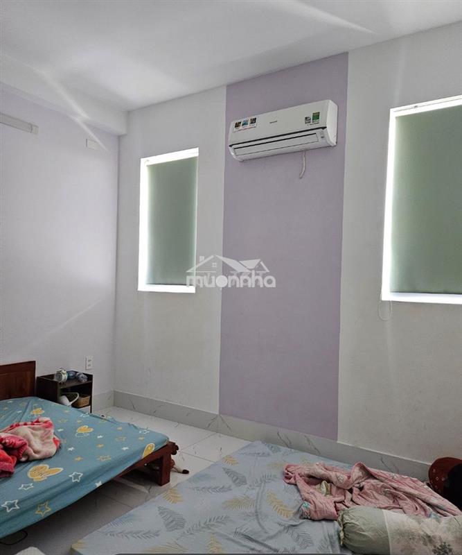 Phòng mới - sạch sẽ, có máy lạnh, an ninh tốt