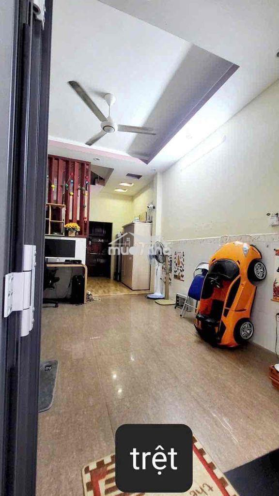 Nhà đẹp cần bán đường tôn đản f15q4 - 2
