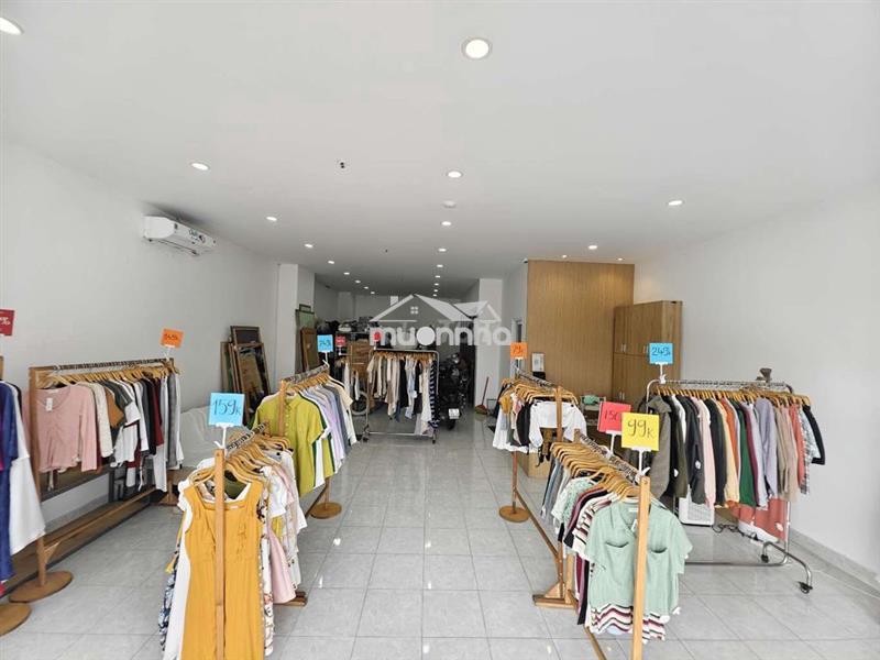 Cho thuê tầng trệt shophouse 102m2 chung cư 35 hồ học lãm
