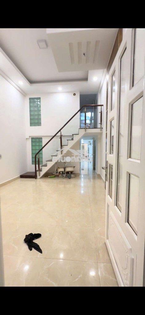 Giảm 1 tỉ, bán nhà cmt8 q10 để trả nợ ngân hàng