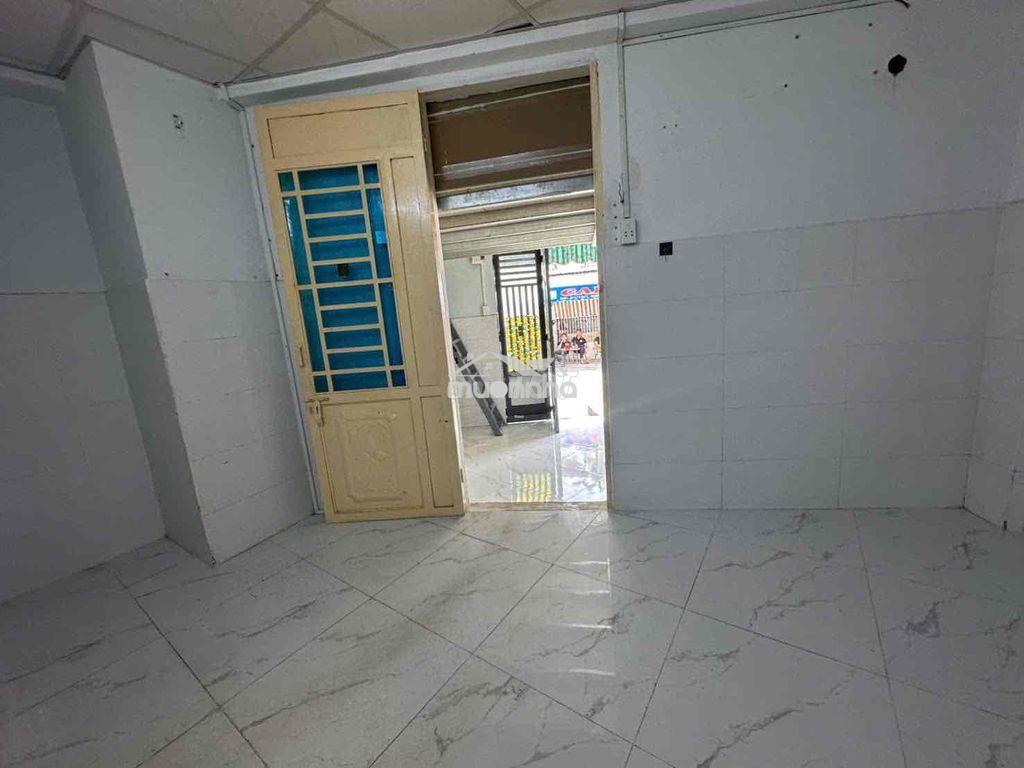 Kiot có gác và 1pn 1wc hẻm lớn ở hay kinh doanh đều đc - 4