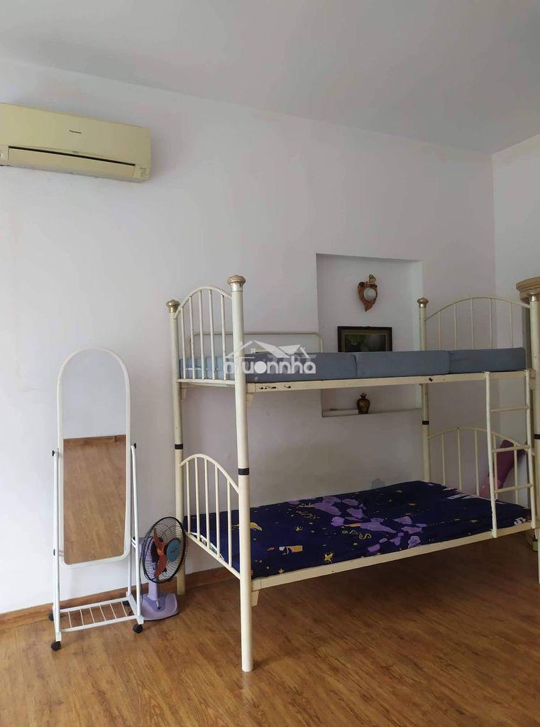 Phòng đẹp rộng rãi thoáng mát, view đẹp, khu biệt thự yên tĩnh - 4