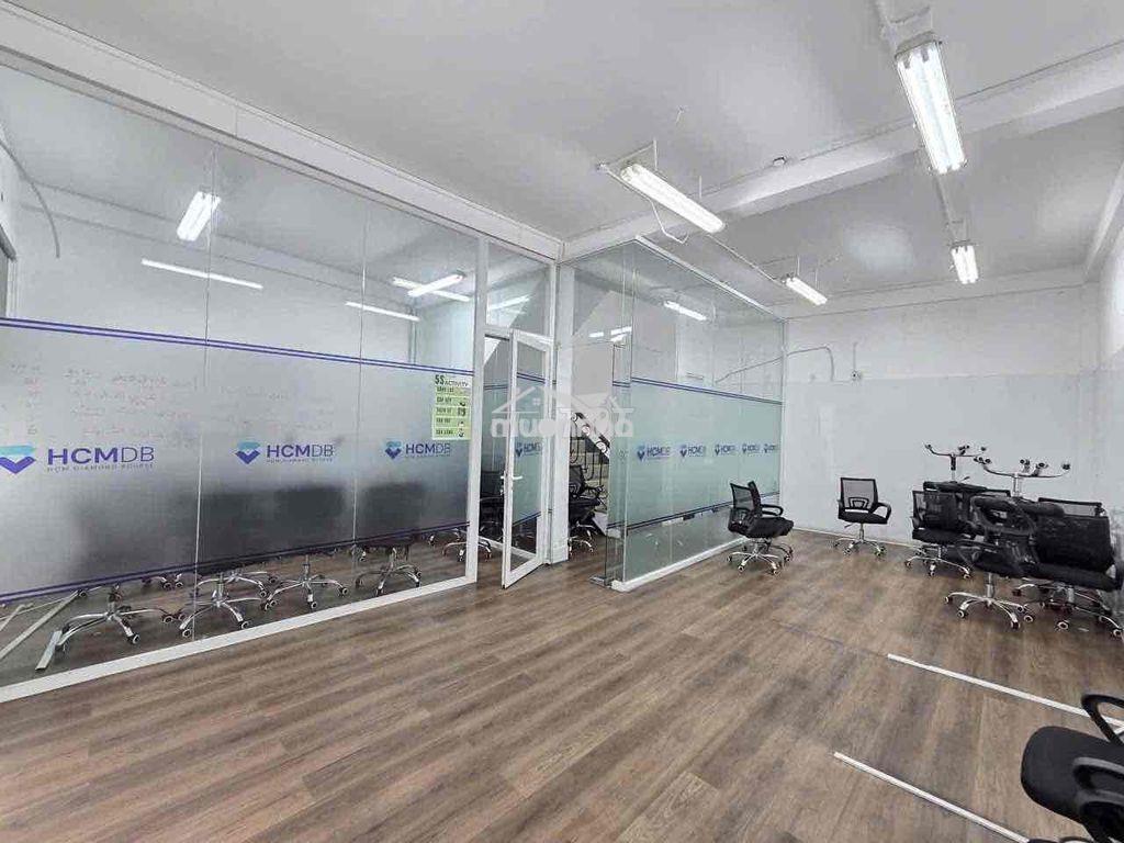 Góc 2 mặt tiền quận 1, 120m2 - 3