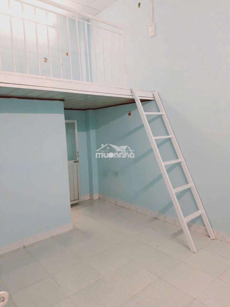 Phòng trọ khu ở cao cấp, gác cao, thoáng mát - 2