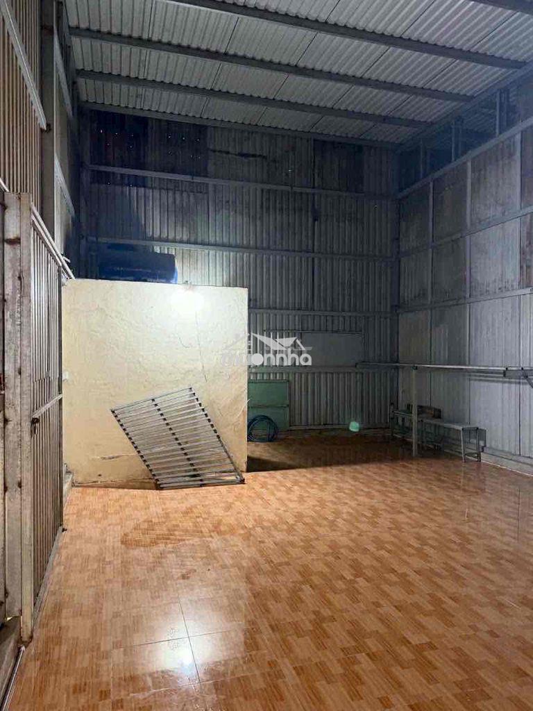 Cho thuê kho le van khương q12 120m 8tr tải vào tận kho kd sx mọi nghề