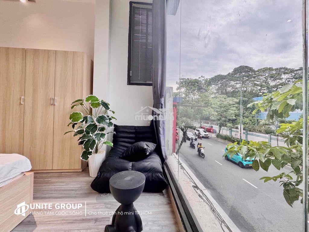 Phòng full kính có cửa số, ngay sân bay , máy giặt riêng - 3