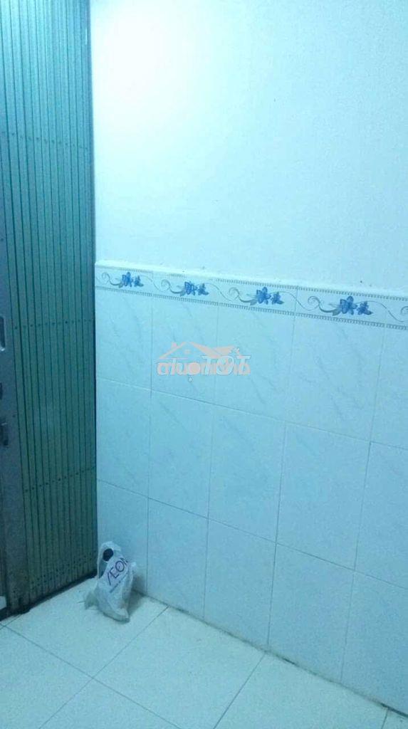 Cho thuê nhà hẽm xe hơi tới nhà , phường phú lâm, quận 6, có ban công