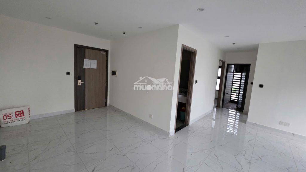 Cắt lỗ 1 tỷ ? - bs12 2pn+ 69m2 view quảng trường gốc 5ty5 còn 4ty4 - 2